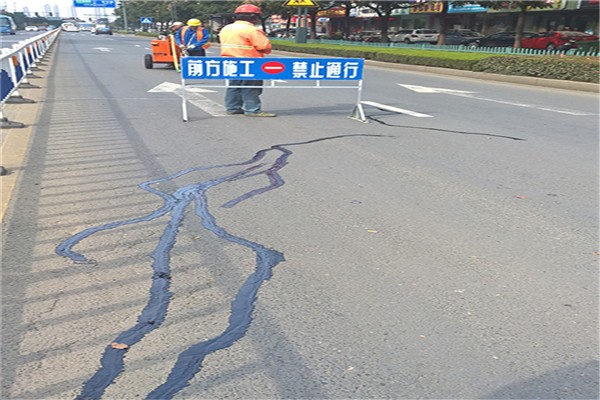 公路卫士灌缝胶是道路养护修补的好材料